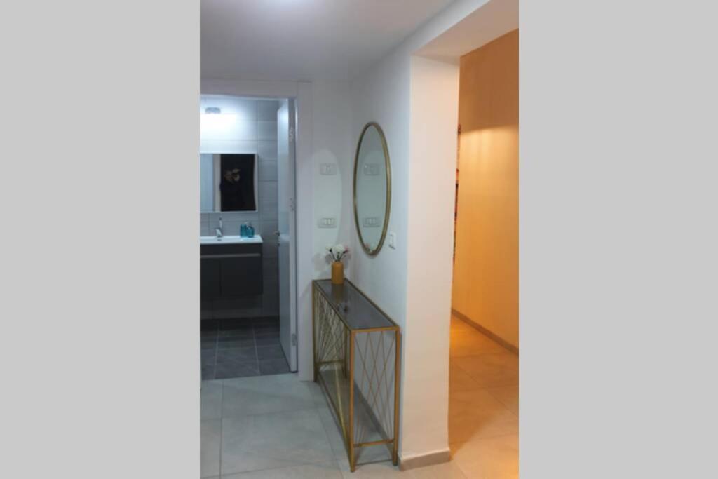נוף הארבל עם חלון לכינרת Apartment Migdal Exterior photo