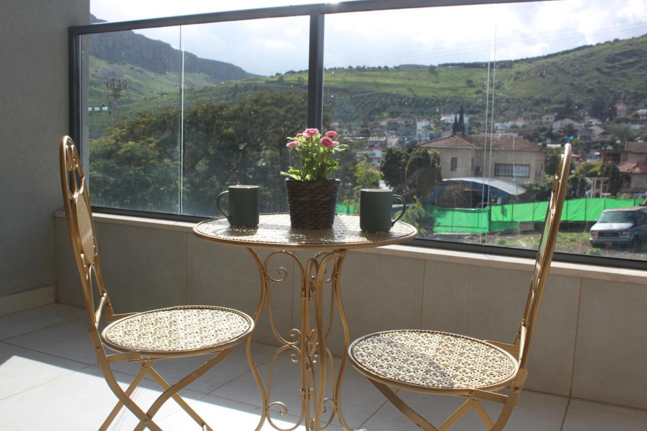 נוף הארבל עם חלון לכינרת Apartment Migdal Exterior photo