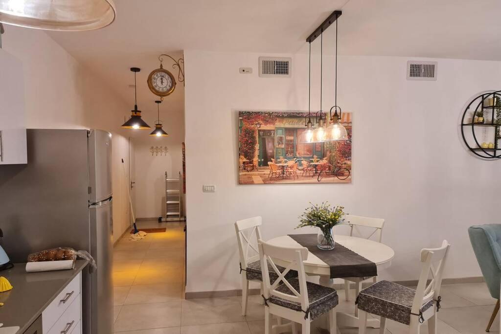 נוף הארבל עם חלון לכינרת Apartment Migdal Exterior photo